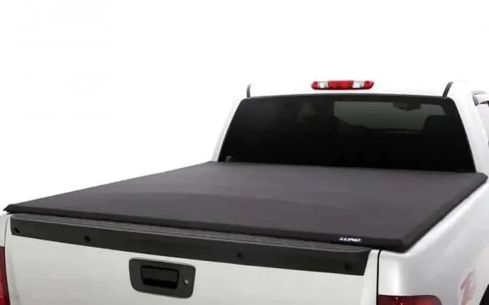 Lund 96-04 Dodge Dakota (6.5ft. Bed) Genesis Elite Roll Up Tonneau Cover – Black