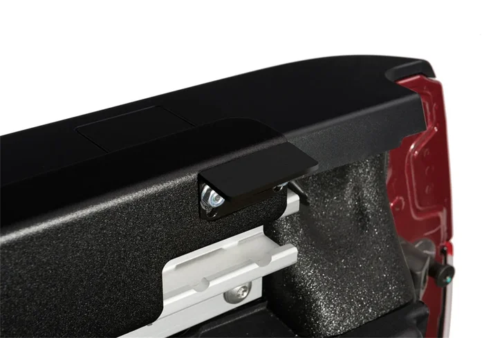 UnderCover SE Tonneau 09-18 (19-22 Classic) Ram 1500/10-22 2500/3500 6ft.4in. SRW w/o RamBox-Blk Tx – UC3076